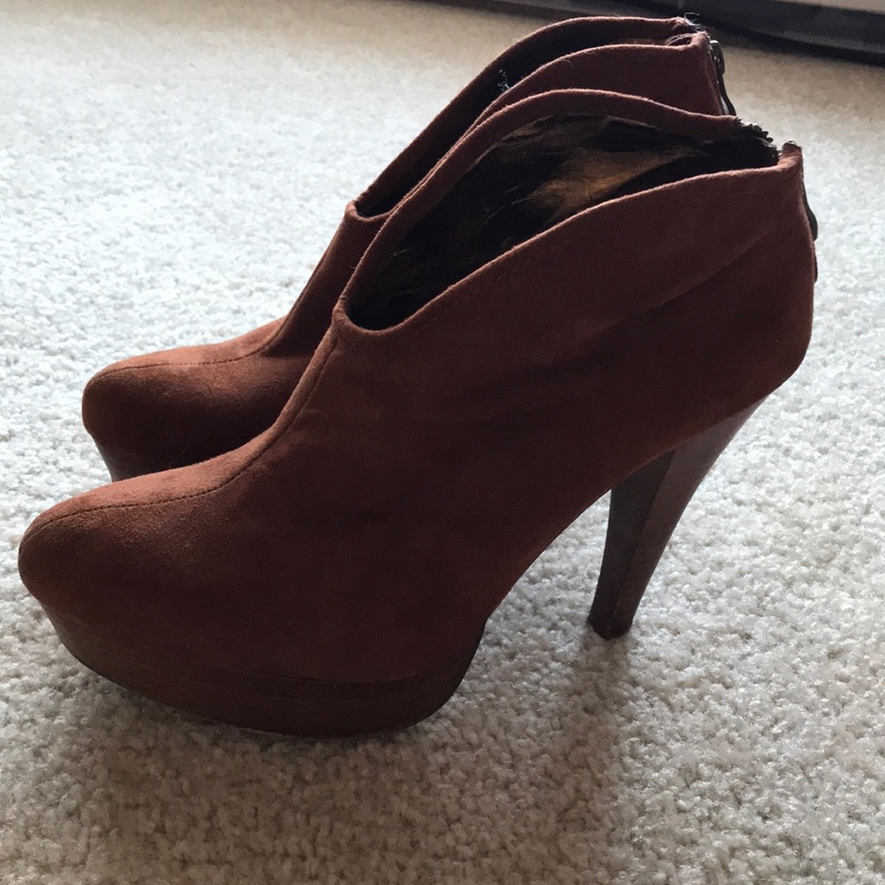 Bakers, 4 inch Stilettos, slightly worn, size 8.